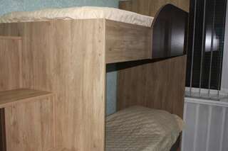 Хостелы Solnechny hotel Днепр Спальное место на двухъярусной кровати в общем номере для мужчин и женщин-1